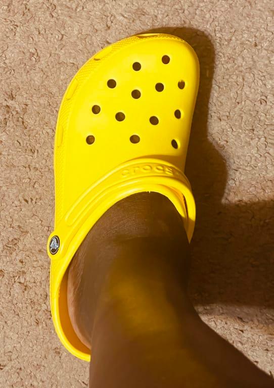 Bright hot sale yellow crocs