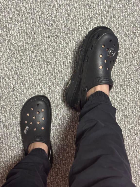 crocs Classic Mega Crush Clog Black（クロックス クラシック