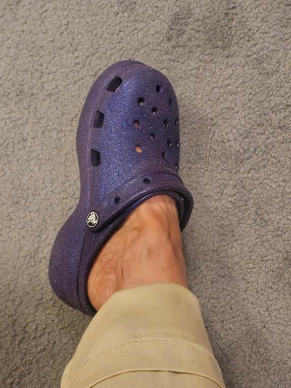 ☆送料無料☆ CROCS CLASSIC BAE GLITTER CLOG ☆ クロックス ベイ(Bae) 厚底クロッグ サンダル｜Crocs公式
