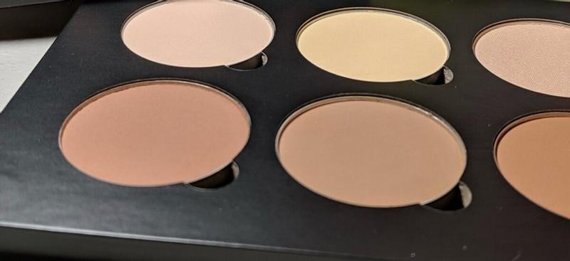 Anastasia Beverly Hills Contour Kit - Light to Medium | LOOKFANTASTIC