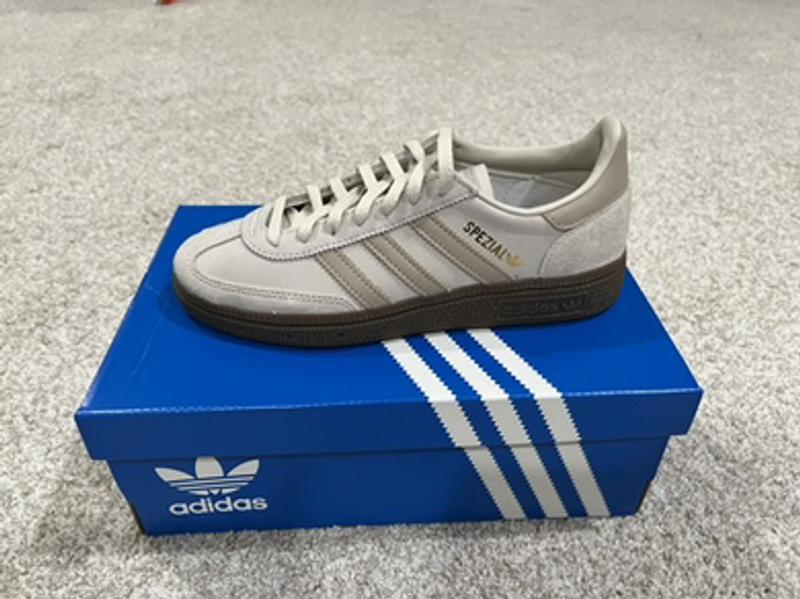 【Adida】◆Spezial Handball Core Black◆大人気◆男女共用◆ ADIDAS] Spezial Handball Wonder White Core Black 男女兼用