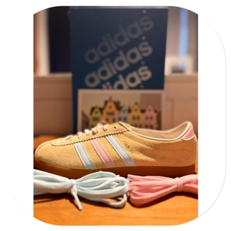 adidas KOLN 24 ALMYEL/ALMBLU/CLPINK 国内発送 adidas KOLN 24 ALMYEL/ALMBLU/CLPINK（アディダス ケルン 24