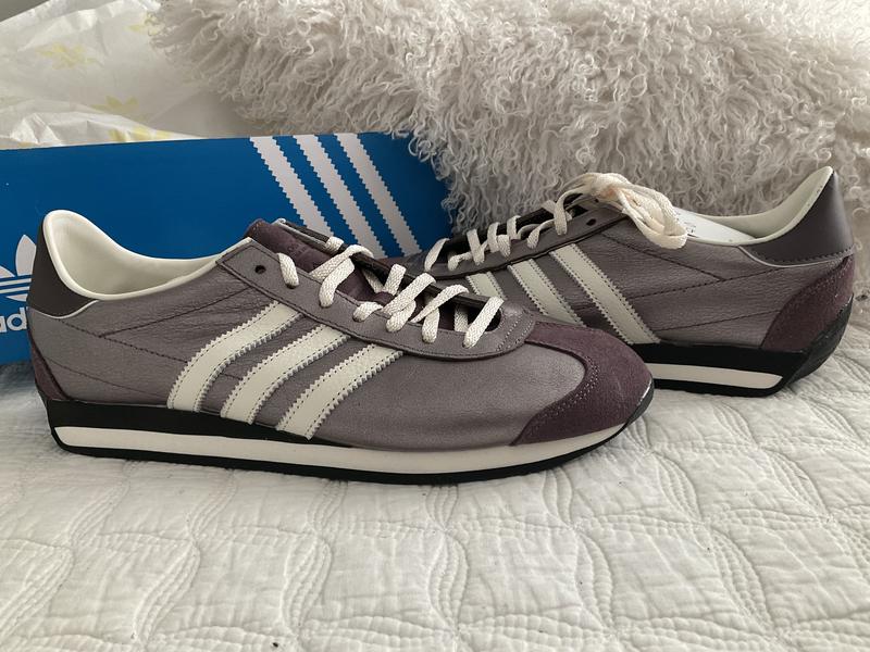 ADIDAS カントリOGレスアッフスニカ IE8412 SILVMTCGREENCWHITE adidas COUNTRY OG W SILVMT/CGREEN/CWHITE （アディダス