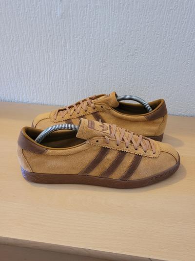 adidas TOBACCO GRUEN MESA/BROWN DESART/WILD BROWN（アディダス