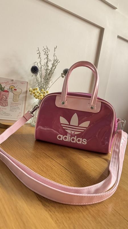 【関税・送料込み】adidas ミニ ボウリングバッグ ミニバッグ セール】adidas Originals × Liberty ミニ ボウリングバッグ