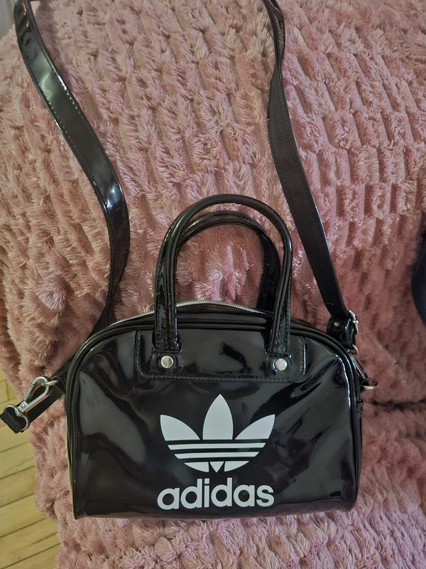 ★adidas★W FAVORITE スモール バッグ★追跡可 1728622075_320.jpg