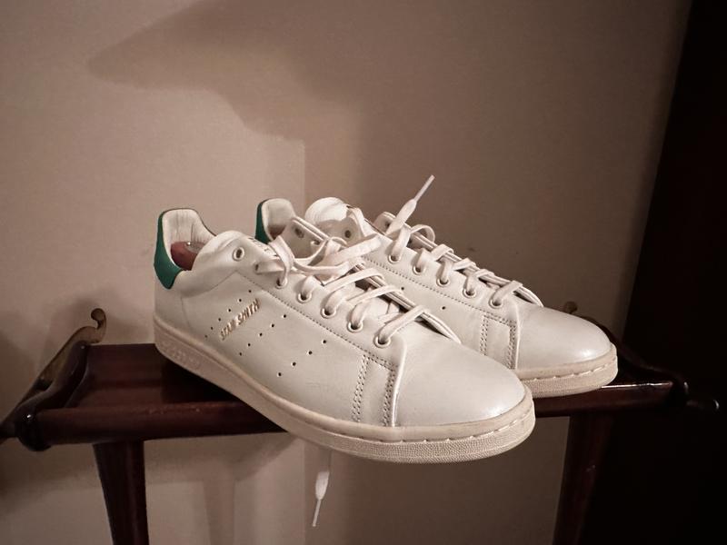 最安値級価格 adidas Stan 23SS-I WHITE/PANTONE WHITE/CREAM OFF Lux Smith パンツ
