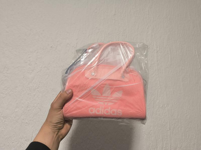 ★adidas★W FAVORITE スモール バッグ★追跡可 adidas（アディダス）の「MINI BOWLING / アディダスオリジナル