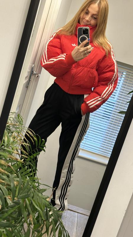 adidas ADICOLOR CROPPED SYNTHETIC DOWN PUFFER ベタースカーレット