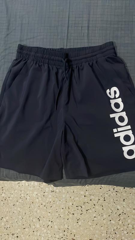 Shorts Adidas Logo Linear Chelsea Preto e Branco 