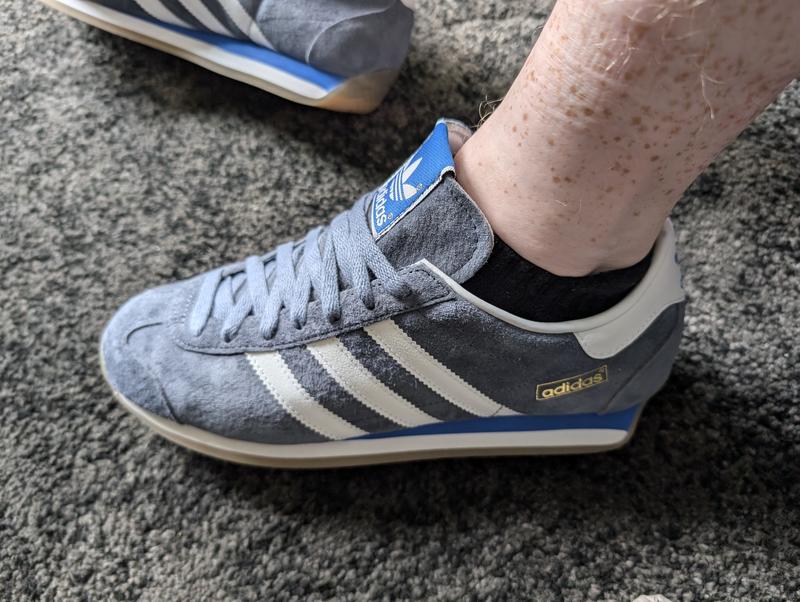 adidas COUNTRY JAPAN PNKFUS/FTWWHT/BRBLUE 国内発送 adidas COUNTRY JAPAN PNKFUS/FTWWHT/BRBLUE （アディダス