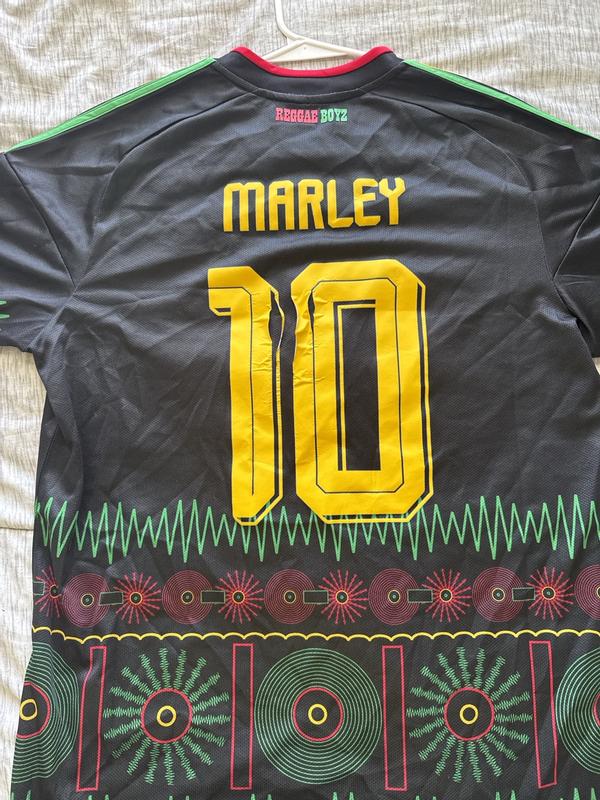  ジャマイカ代表 REGGAE BOYZ adidas JAMAICA 26 X BOB MARLEY HOME JERSEY ボールドゴールド