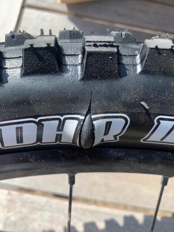 Pneu Maxxis Minion DHR II – VTT Freeride / Descente – 29x2,40 – Tubeless Ready – Tringles Souples