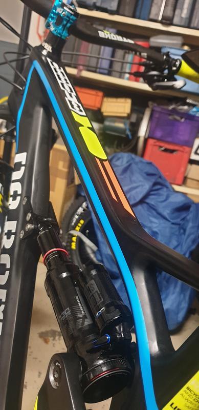 Kit Protection Fourche VTT – Vinyle Transparent Mat, Auto-Réparant, Conçu Pour VTT (60 % Couverture)