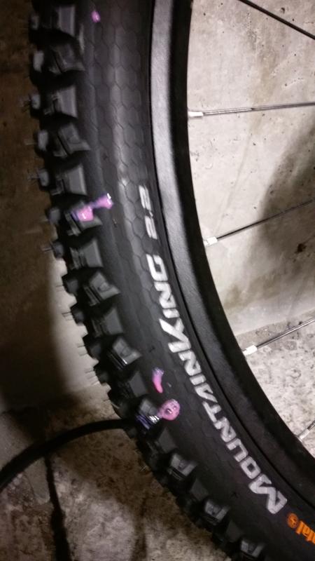 Pneu VTT Continental Mountain King 26x2.30 – Tubeless Ready ShieldWall – Noir