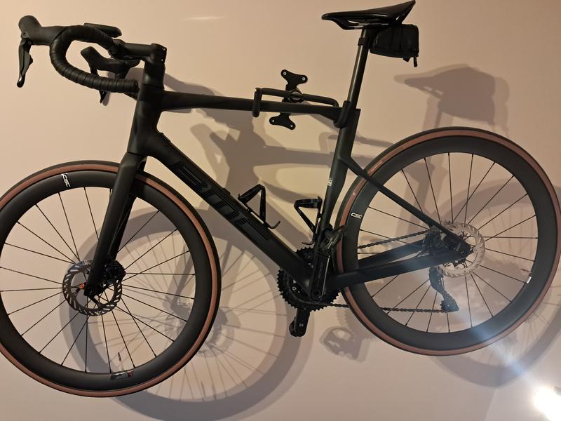 BMC Roadmachine Two Road Bike Sram Force eTap AXS 12S 700 mm