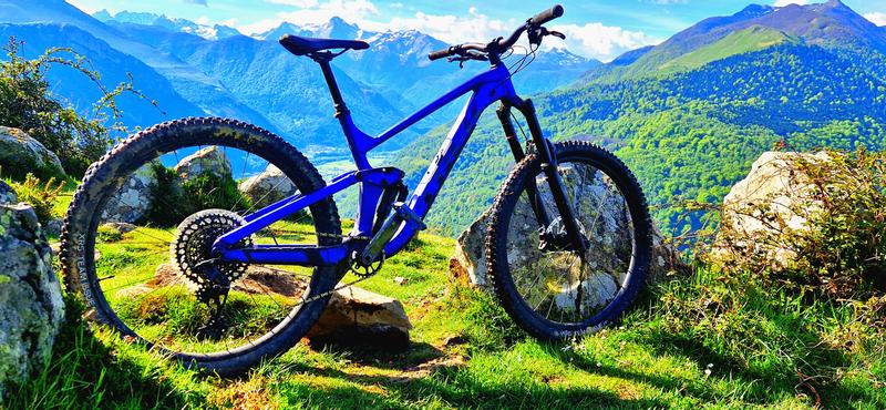 Trek Slash 8 All-Suspension Mountain Bike Sram GX Eagle 12V 29