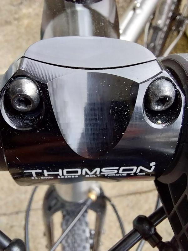 *THOMSON* elite x4 stem (10°/black) THOMSON Elite X4 Stem Black 0 45 mm 1.5'' | Alltricks.com