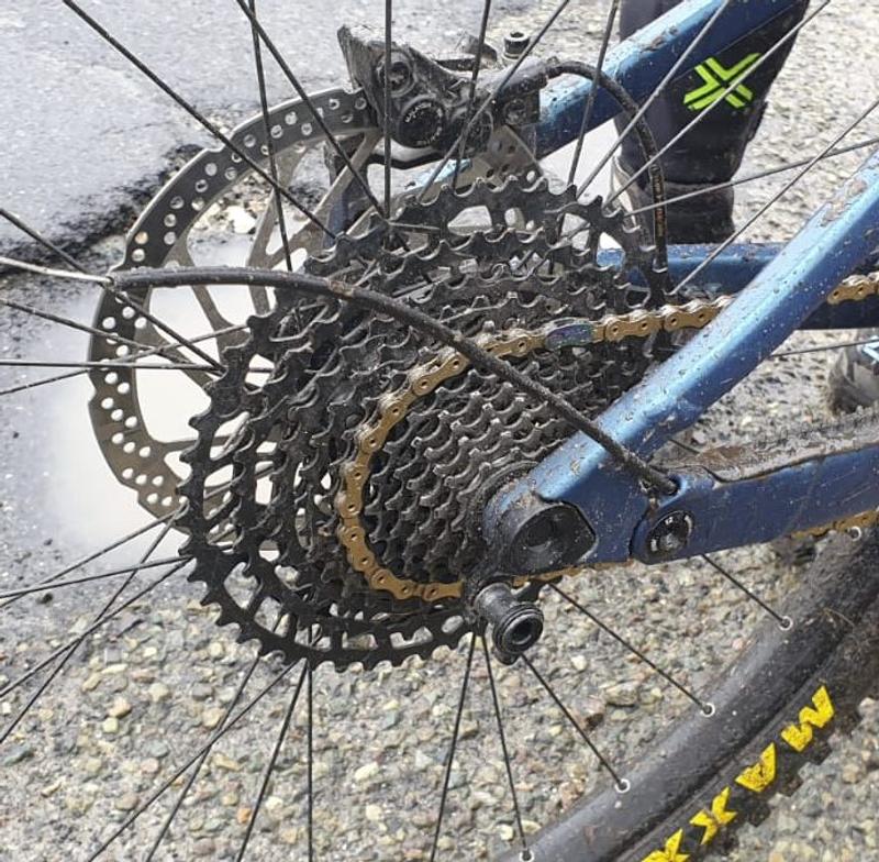 DÉRAILLEUR ARRIÈRE SRAM X01 EAGLE AXS 52 DENTS (SANS BATTERIE) GRIS LUNAIRE