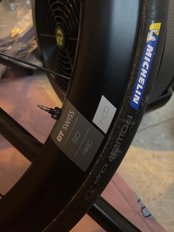 JEU DE VALVES TUBELESS MUC-OFF V2 60mm ROUGE