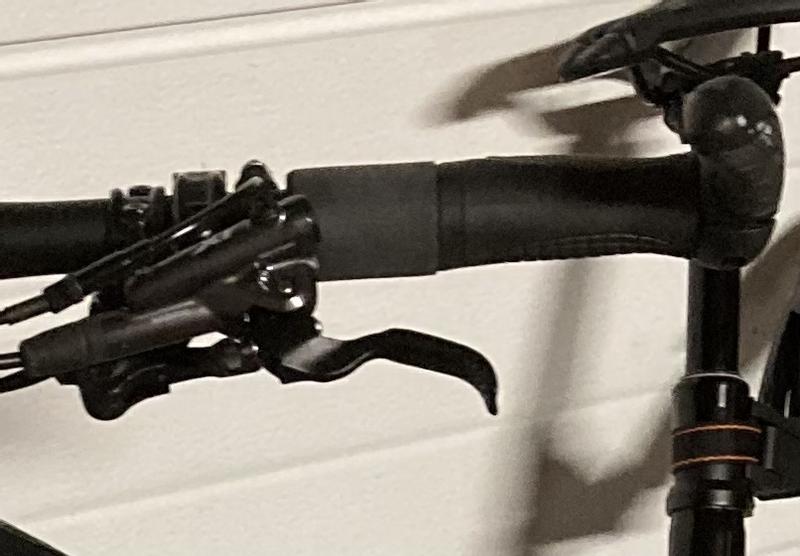 Poignées De Vélo Ergon GP3 Avec Embouts - Lock On Noir - Confort Ergonomique