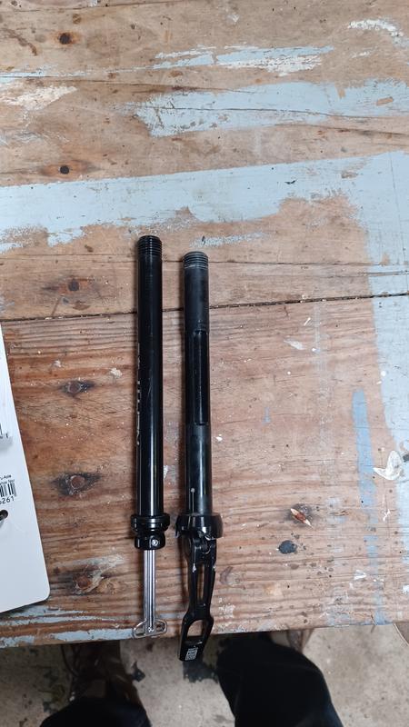 Axe Traversant 15x110 Mm Quick Release Noir - Compatible RockShox Revelation, SID, Reba, Pike