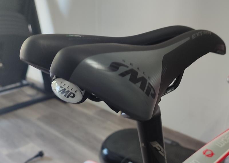 Selle SMP Extra Noir – Selle Unisexe 275 X 140 Mm, 395 G – Confort Et Performance