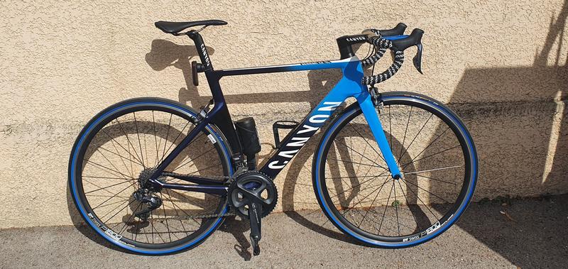 Coppia Pneumatici Continental Ultra Sport III 700c - Slick Road Racing Nero 25mm