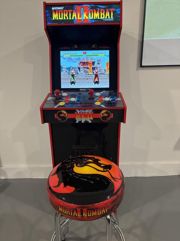 【新品未使用】アーケード1UP モータルコンバット2 大型商品！アーケード1UP モータルコンバット2 ゲーム筐体