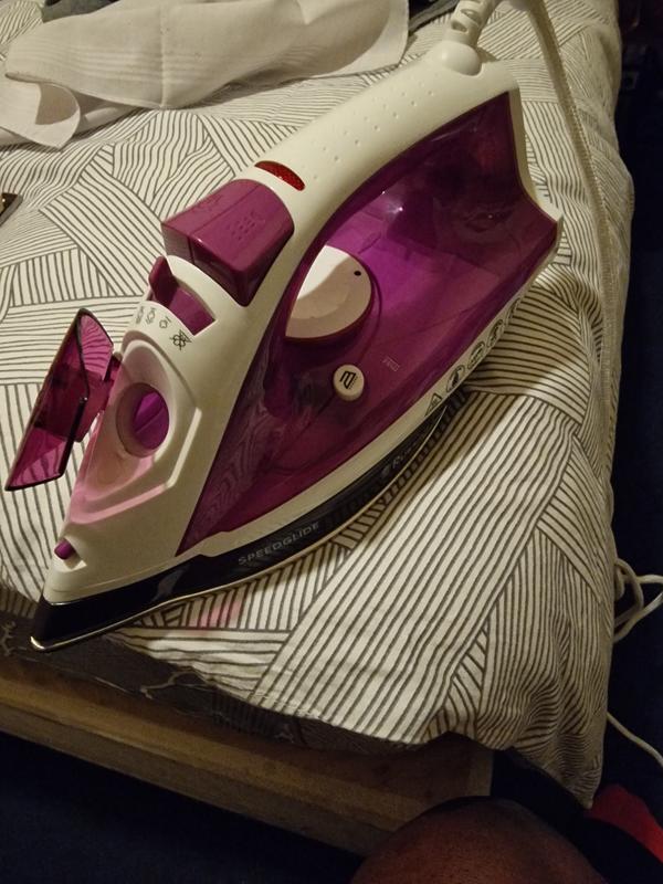 Speed Glide Iron in Pink 23960 Russell Hobbs