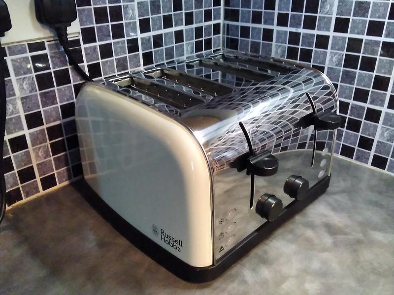 Buy Russell Hobbs Worcester 4 Slice Cream Toaster 28363