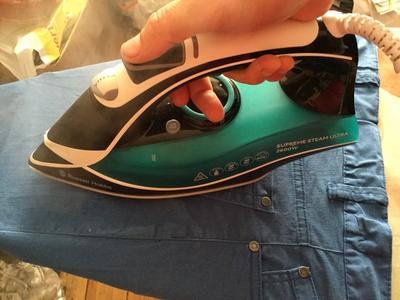 Supreme Steam Ultra Traditional Iron 23260 Russell Hobbs