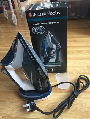 Russell Hobbs Cordless One Temperature 26020 review: it's a cordless iron…  with one temperature!