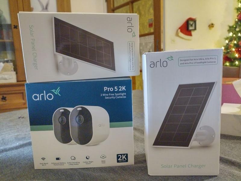 Lot De 2 Panneaux Solaires 5W Pour Caméras Arlo Essential/Spotlight XL - Etanche IP65 - Câble 3m - Support Mural Réglable