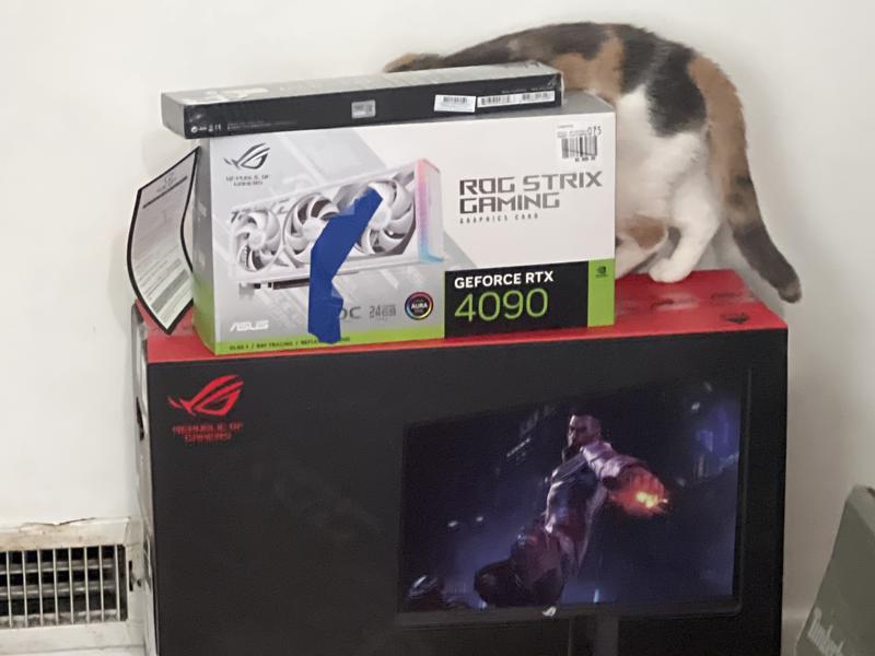 ROG Strix GeForce RTX 4090 24GB GDDR6X White OC Edition ROG Strix GeForce RTX 4090 24GB GDDR6X White OC Edition