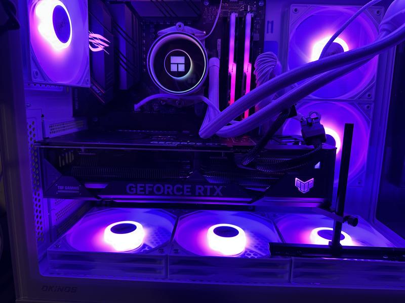 ASUS TUF Gaming GeForce RTX ™ 4070 SUPER 12GB GDDR6X OC ASUS TUF Gaming GeForce RTX ™ 4070 SUPER 12GB GDDR6X OC