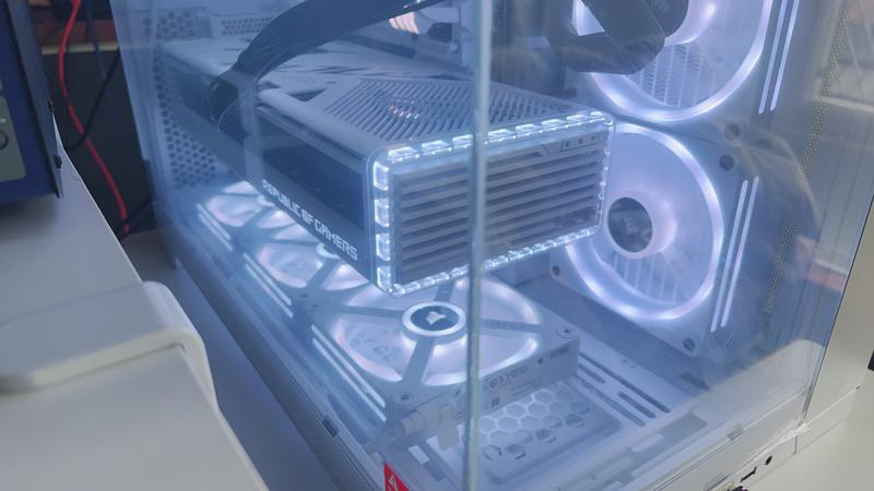 ROG Strix GeForce RTX 4080 16GB GDDR6X White Edition ROG Strix GeForce RTX 4080 16GB GDDR6X White Edition
