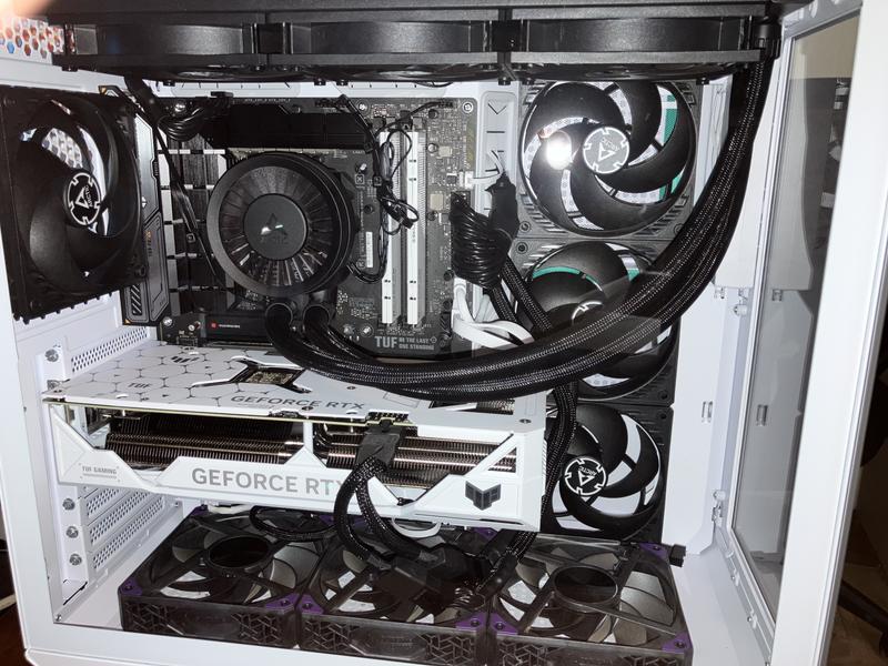 ASUS TUF Gaming GeForce RTX ™ 4070 Ti SUPER 16GB GDDR6X ASUS TUF Gaming GeForce RTX ™ 4070 Ti SUPER 16GB GDDR6X