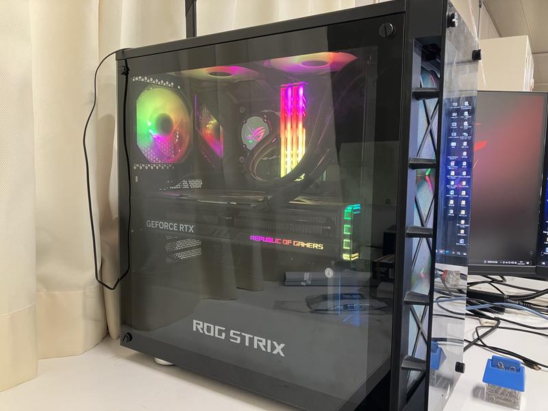 ROG Strix GeForce RTX 4070 Ti 12GB GDDR6X OC Edition | ビデオ 