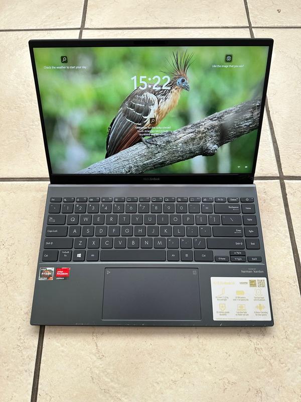 ZenBook 14 - Design compacto, portabilidade fácil