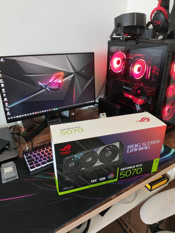 【中古】ASUS ROG STRIX GeForce RTX 5070 OC ASUS ROG Strix GeForce RTX™ 5070 OC Edition 12GB GDDR7