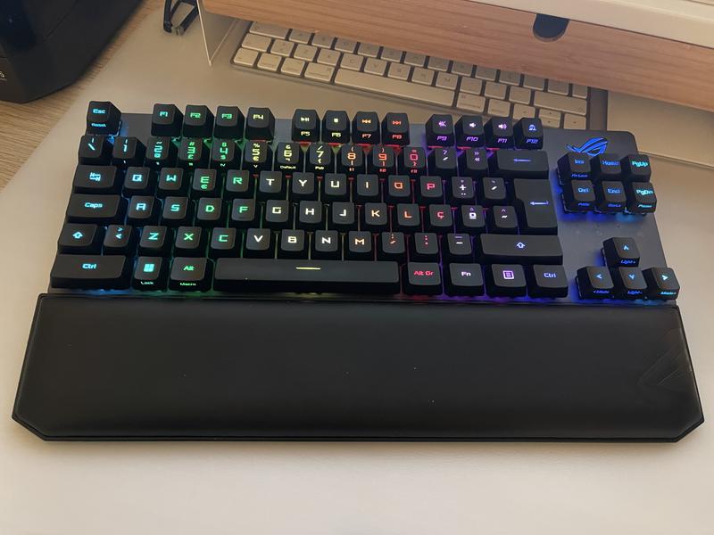 ROG Strix Scope RX TKL Wireless Deluxe