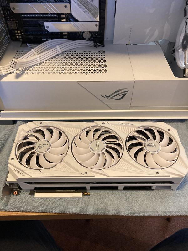 PCパーツ ASUS - ASUS ROG-STRIX-RTX3070-O8G-WHITE-V2 ROG Strix GeForce RTX 3070 V2 White OC Edition 8GB GDDR6