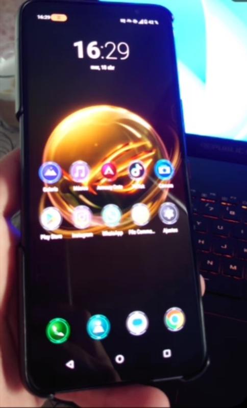 ASUS ROG Phone 8 Pro Negro Fantasma (16 GB / 512 GB) - Móvil y
