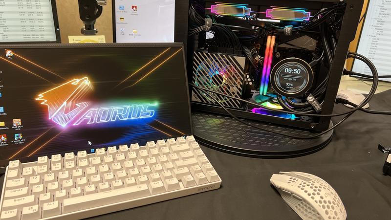 ROG Loki SFX-L 750W Platinum | Power Supply Units | ROG Japan