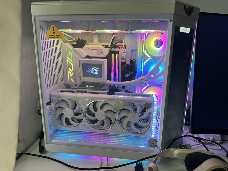 ROG Strix GeForce RTX 4090 24GB GDDR6X White OC Edition | Ekran