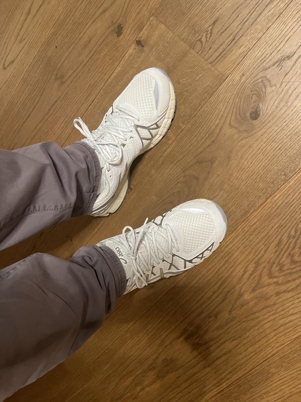 GEL-KAYANO 20 | Unisex | CREAM/PURE SILVER | Unisex Sportstyle