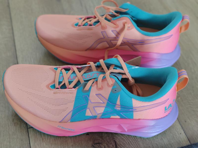 NOVABLAST 5 | Unisex | MOJAVE/AMETHYST | Unisex Running Shoes