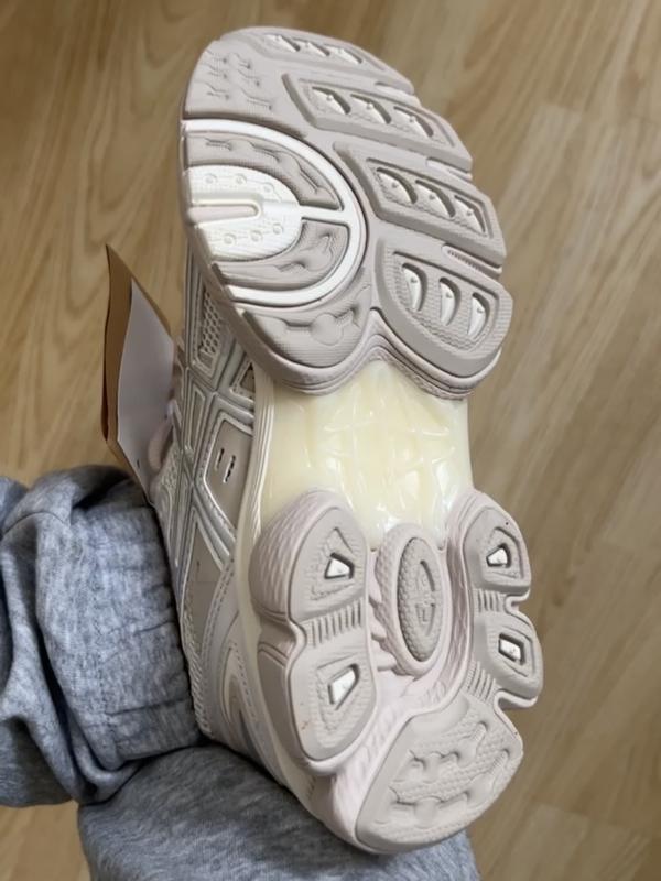 asics GEL-NIMBUS 9 CREAM/MINERAL BEIGE 23FW-S（アシックス
