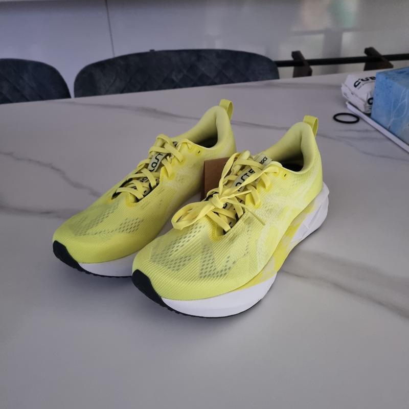 asics NOVABLAST5 1011B974 27.5㎝ レモンイエロー ASICS NOVABLAST 5 